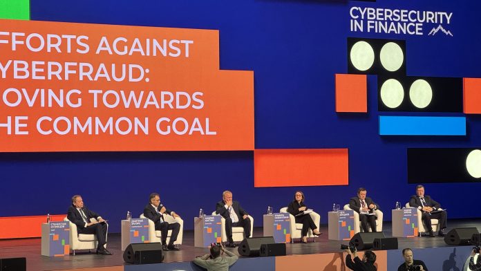 Фото пресс-службы Сбербанка (1) (2)