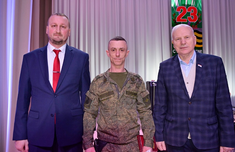 В Зубовой Поляне защитникам Отечества вручили заслуженные награды